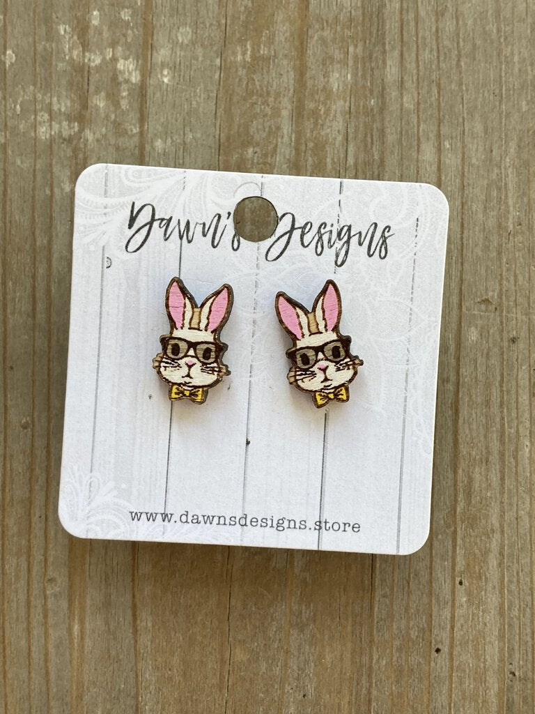 Rabbit w/tie/glasses stud