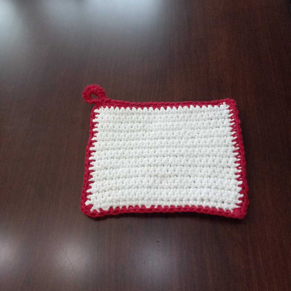 Red/White Pot Holder