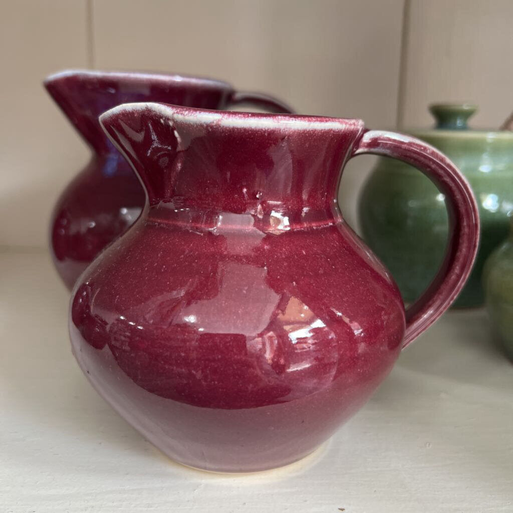 Pitcher, red