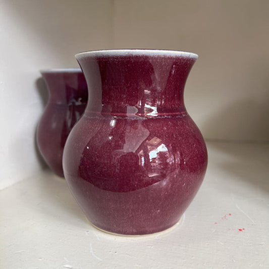 Red vase, small