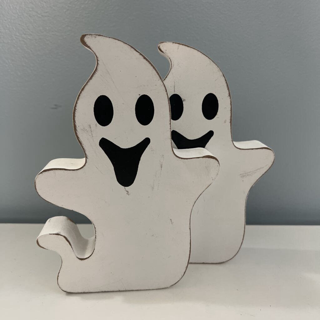 White small 7" wooden ghost